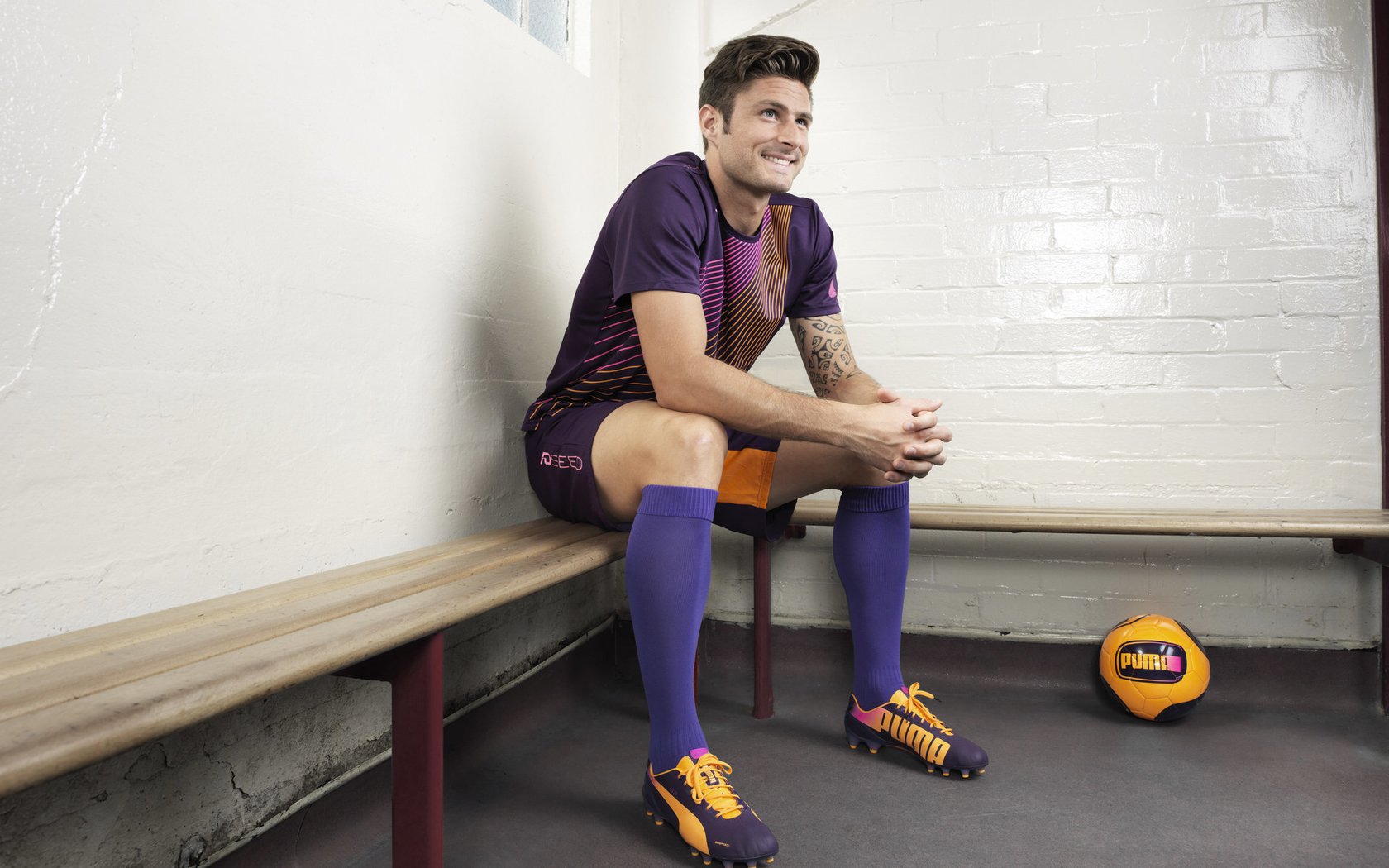 体育新闻中心推动体育媒体内容多渠道分发模式,体育媒体报道的特点